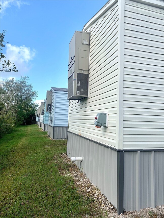 Building Photo - 3621 County Rd 161