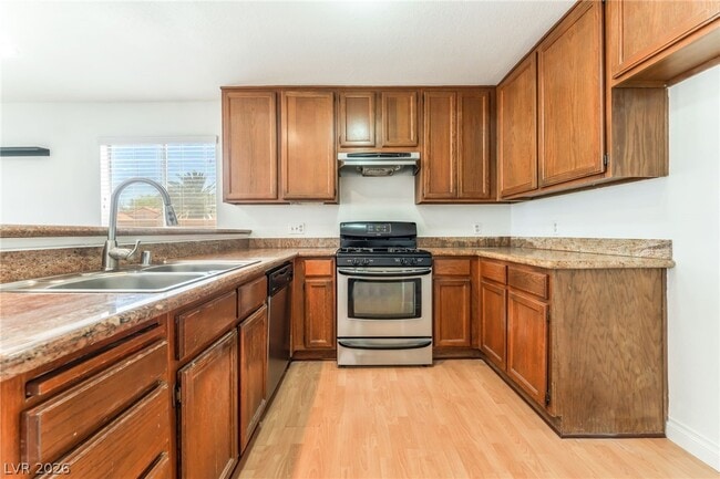 Building Photo - 4744 Denwood Dr