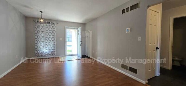 Building Photo - 5634 Grace Ave