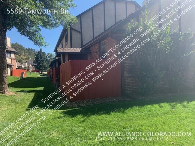 Building Photo - 5589 Tamworth Dr