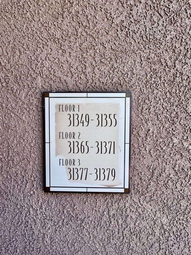 Building Photo - Upgraded 1BD/1BA Condo in Gated Temecula C...