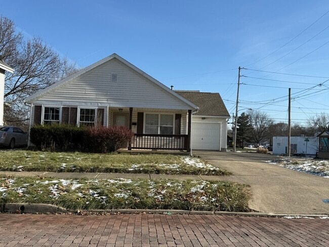 Primary Photo - Welcome to 5085 Stanley Ave
