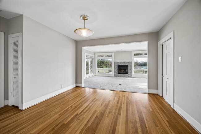 Building Photo - 1015 Usener St