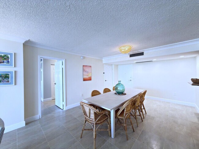 Building Photo - 3546 S Ocean Blvd