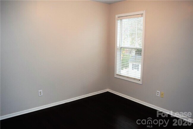 Building Photo - 21345 Aftonshire Dr