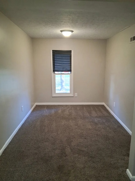 Building Photo - 3506 Kahlert Ave