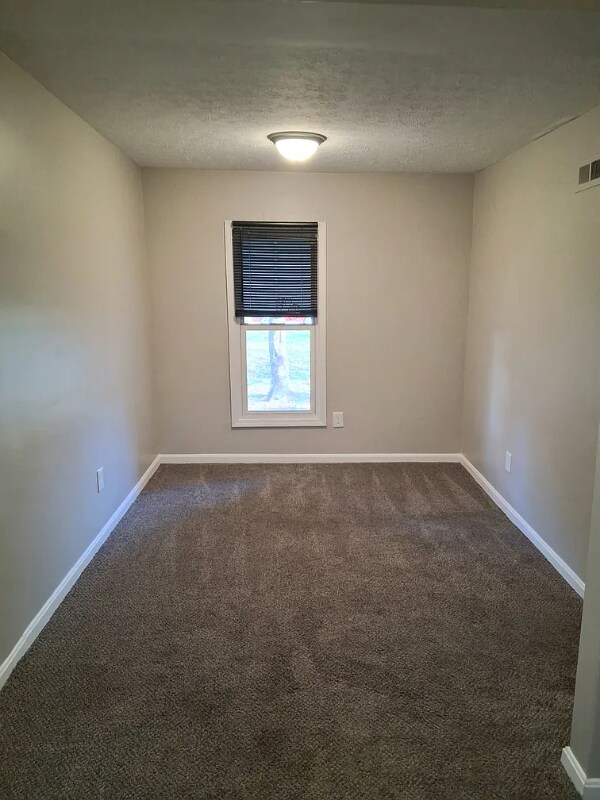 Building Photo - 3506 Kahlert Ave