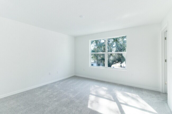 Building Photo - Spacious Two-Story East Tampa Rental Near Parks, Downtown and Major Highways