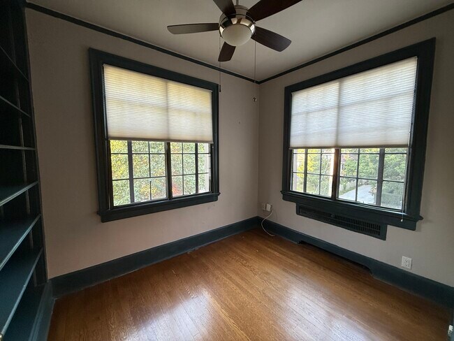 Building Photo - 100 Mcdowell Rd