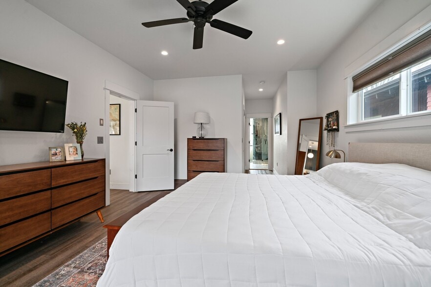 Building Photo - 4451 Alexander St