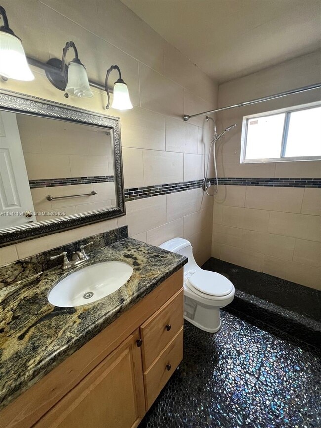 Building Photo - 10511 SW 145th Ct