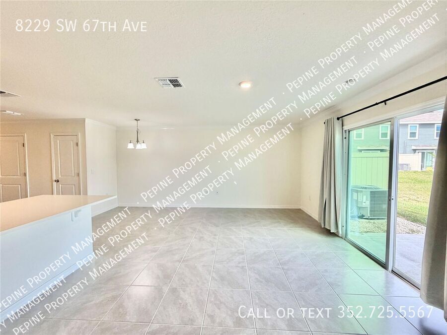 Building Photo - 8229 SW 67th Ave