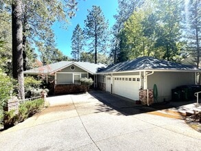 Building Photo - 3 bedroom, 2 bath home in Lake Wildwood, P...