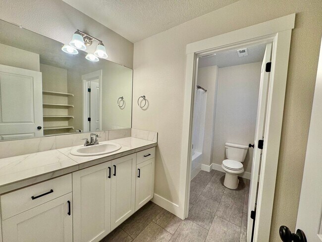 Building Photo - What Beauty! Live with serenity ~ Short distance to the heart of hazel Dell