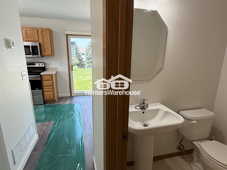 Building Photo - 15573 Flight Way