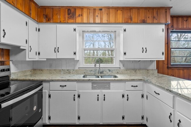 Building Photo - Beautiful 3BD Home in Clemson! Available Now
