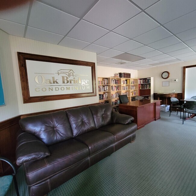 Building Photo - 120 Fisherville Rd