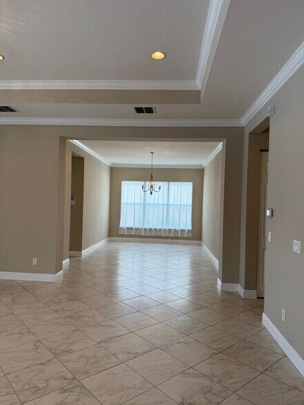 Building Photo - 16015 Cape Coral Dr