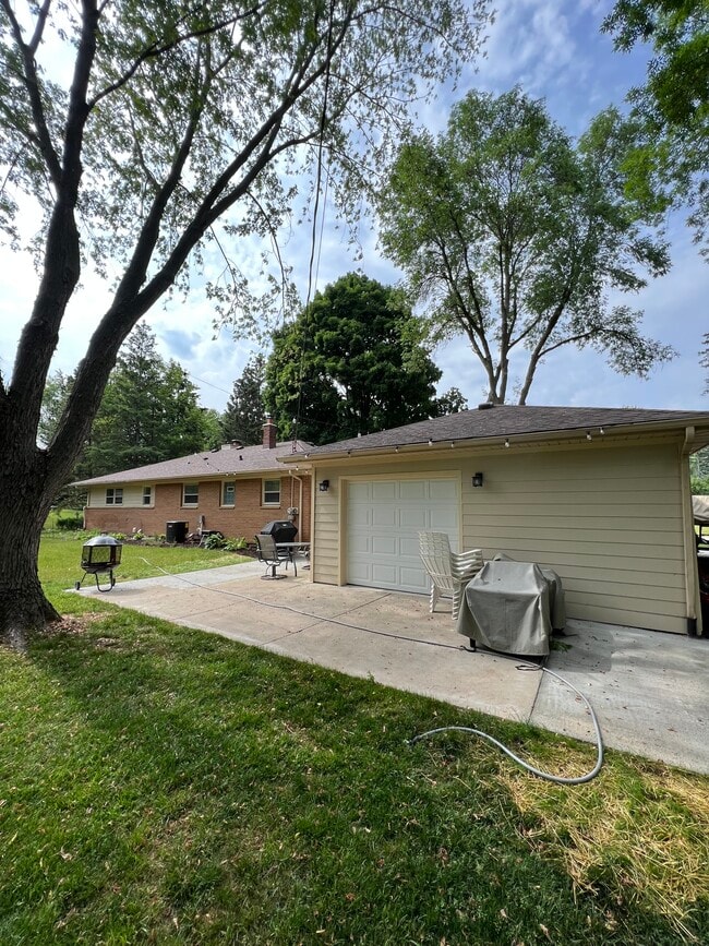 Building Photo - 12525 W Joliet Cir