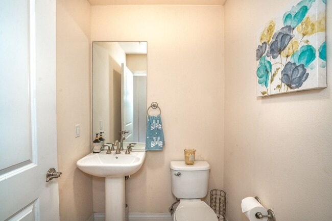 Building Photo - Beautiful Fully Furnished, 2 Bed, 2.5 Bath Kai Ani Village Townhome with Saltwater Pool