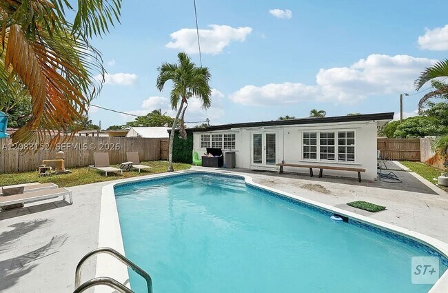 Building Photo - 6445 SW 22nd St