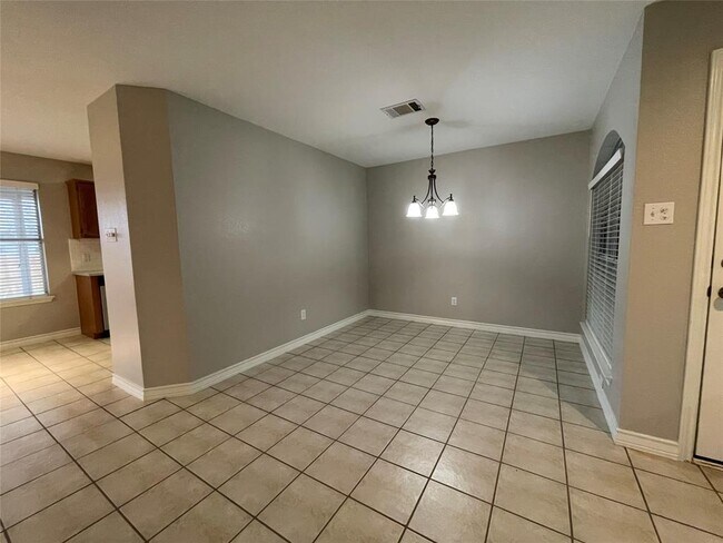 Building Photo - 14828 Single Trce