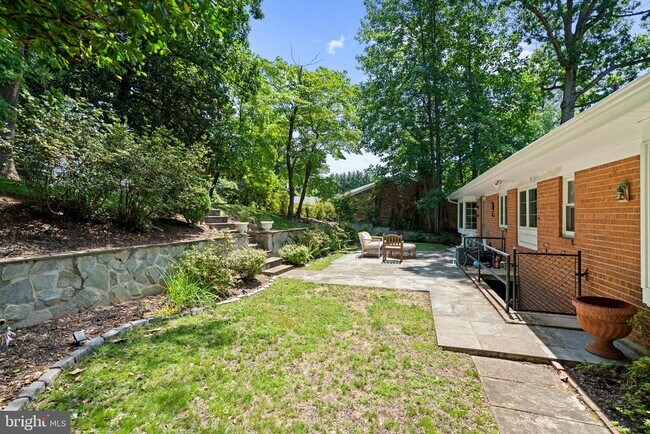 Building Photo - 5201 Brookeway Dr