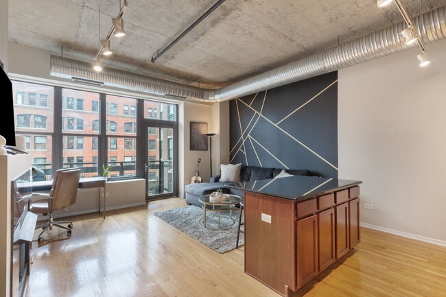 Building Photo - 849 N Franklin St