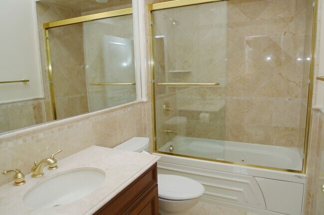 Building Photo - 22 Hemlock Lane
