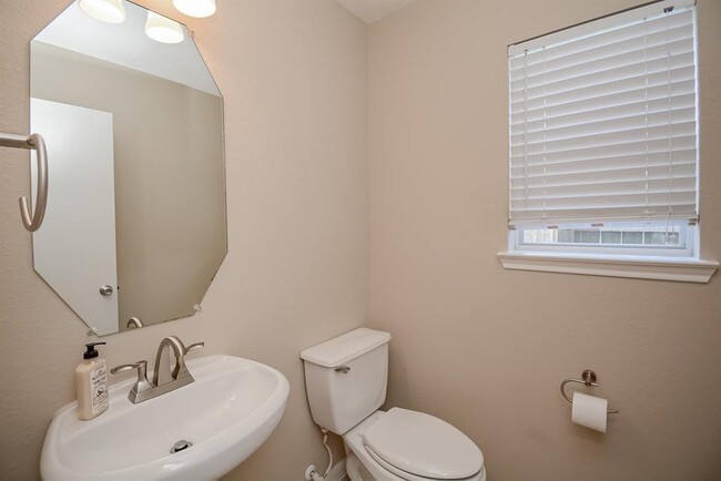 Building Photo - 13242 Skyview Landing Dr
