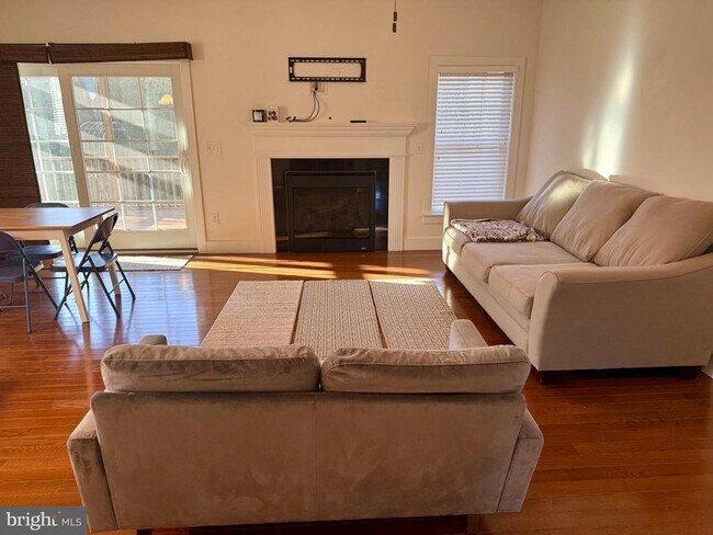 Building Photo - 61 Baybreeze Dr