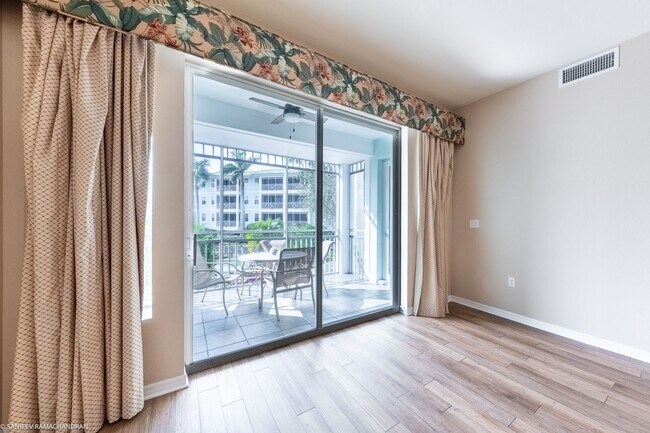 Building Photo - WALKING DISTANCE TO SUNSEEKER RESORT AND P...