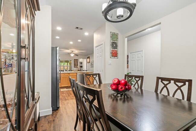 Building Photo - 25803 Orchard Knoll Ln