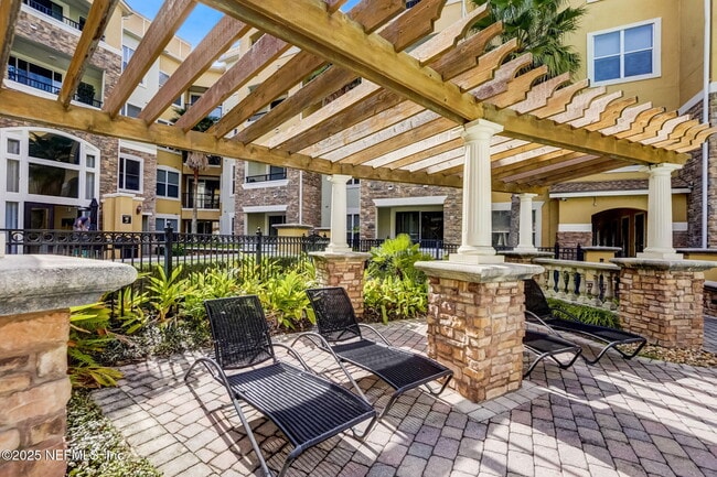 Building Photo - 8539 Gate Pkwy W