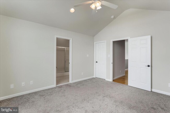 Building Photo - 9 Delano Dr