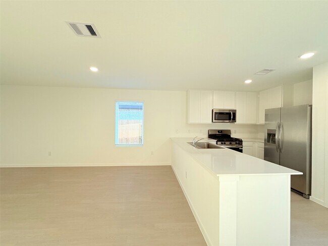 Building Photo - 6831 Flowering Ginger Ln