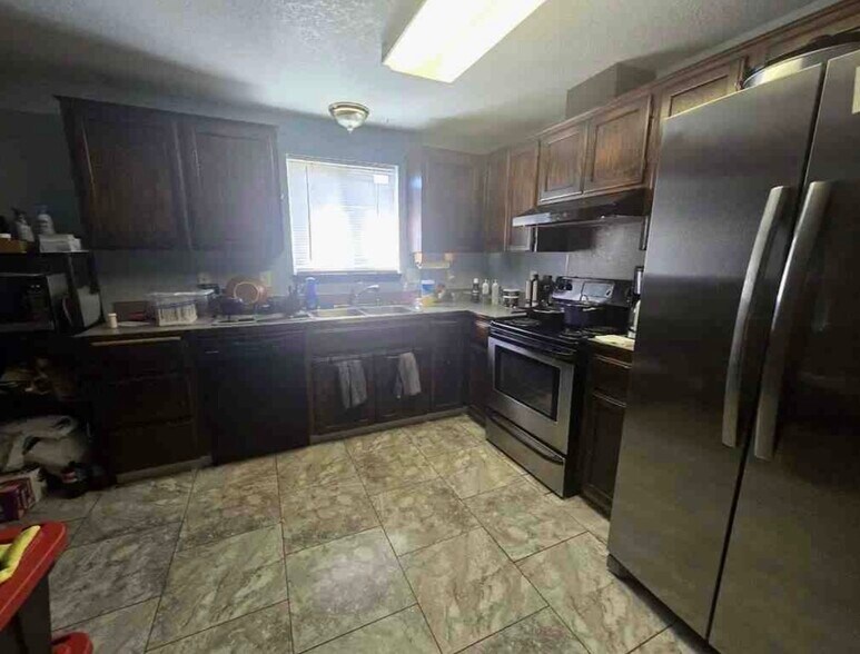 Building Photo - 16321 NE 78th Way
