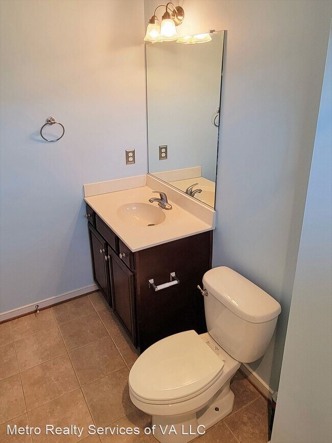 Building Photo - 3 br, 2.5 bath House - 13624 Baycraft Terrace