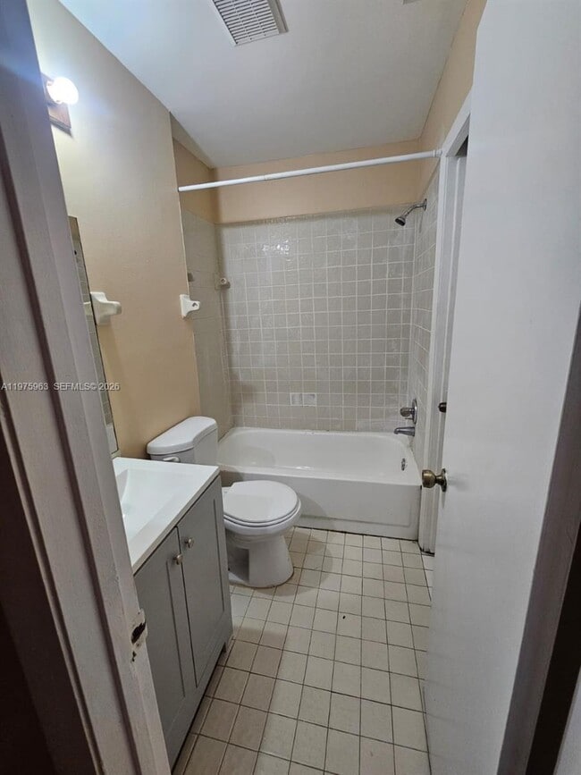 Building Photo - 11616 NW 35th Ct