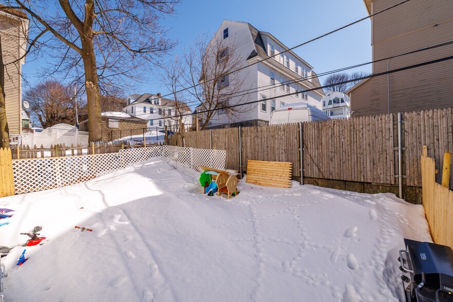 Building Photo - 12 Hillside St