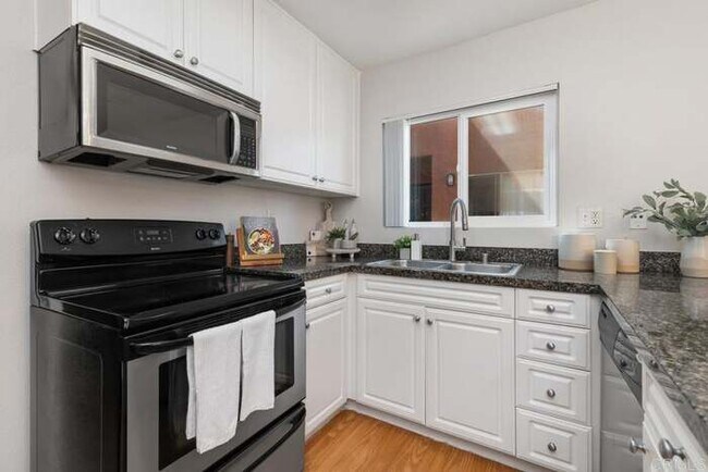 Building Photo - 17131 W Bernardo Dr