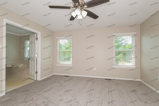 Building Photo - 625 Thornridge Dr