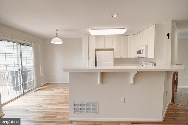Building Photo - 925 Jubal Way