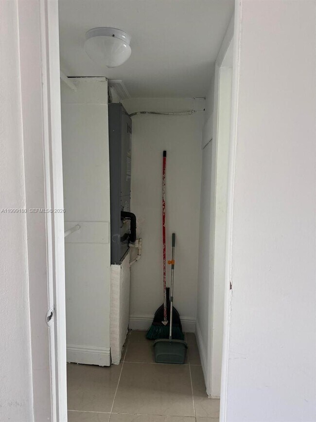 Building Photo - 660 NE 88th Terrace