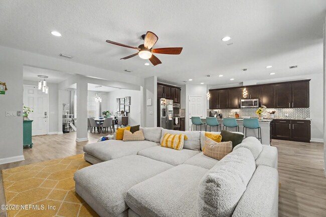 Building Photo - 12647 Julington Oaks Dr