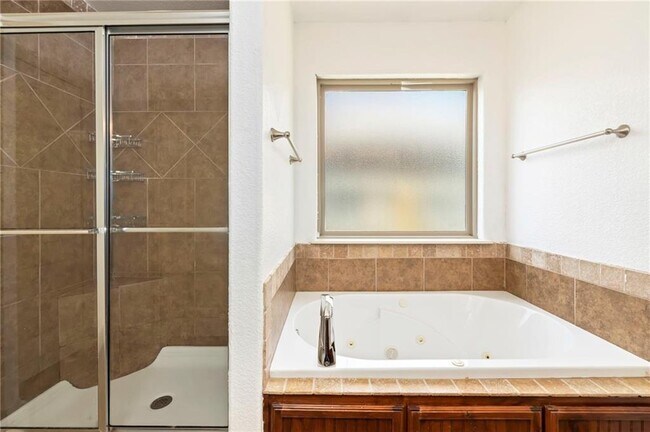 Building Photo - 2958 N Cassius Ln