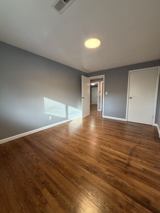 Building Photo - Clifton Place