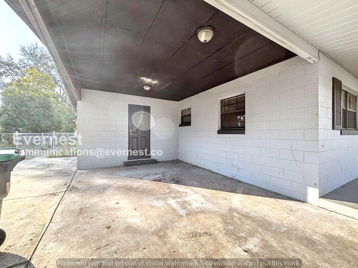 Building Photo - 2112 Wolf Rd