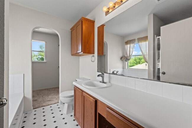Building Photo - 4608 Acers Ln
