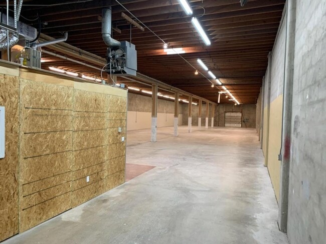 Building Photo - 2139 Baylor Dr